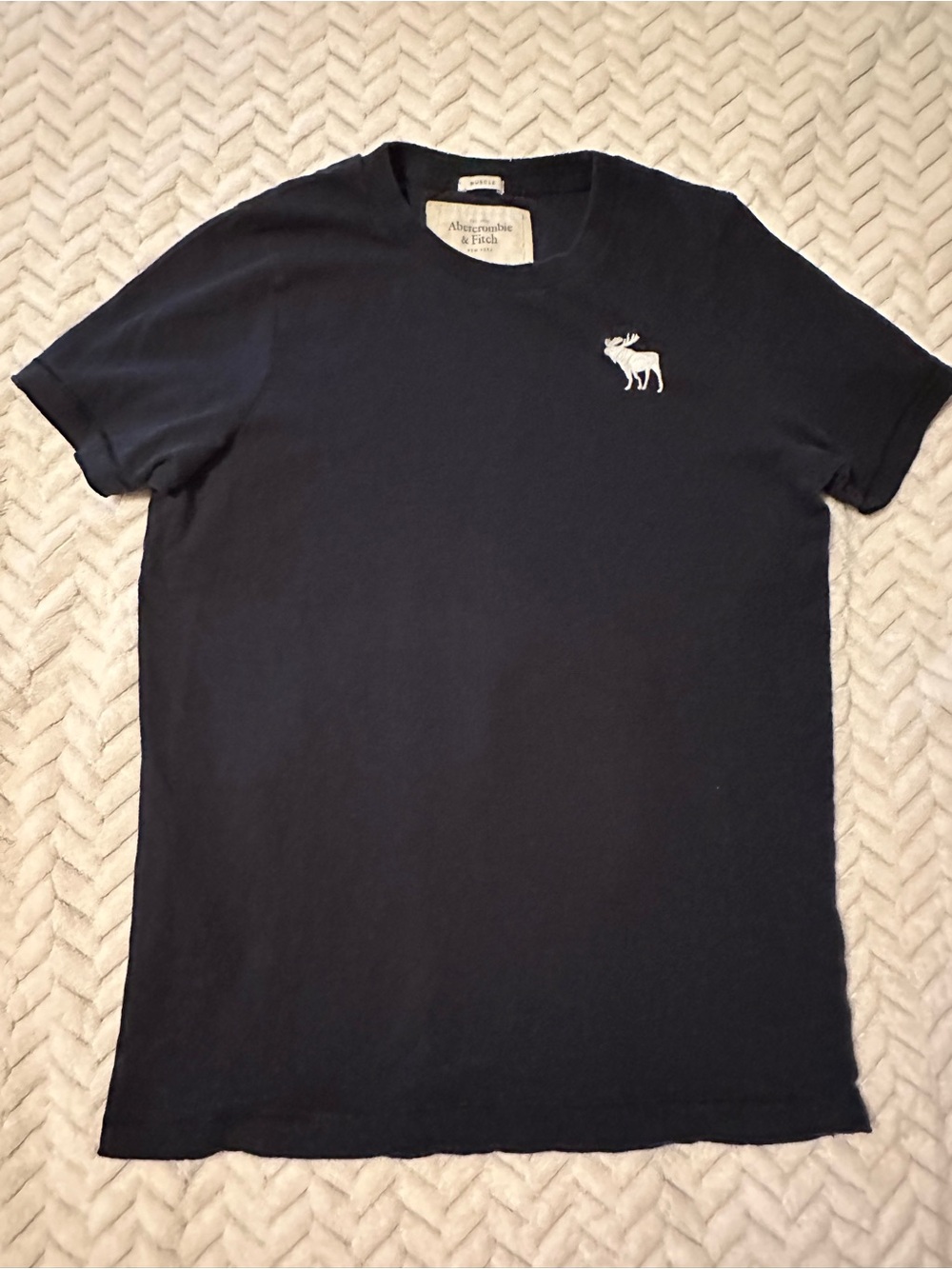 Retro Abercrombie & Fitch Men's Dark Blue Crewneck Tee with White Moose Logo